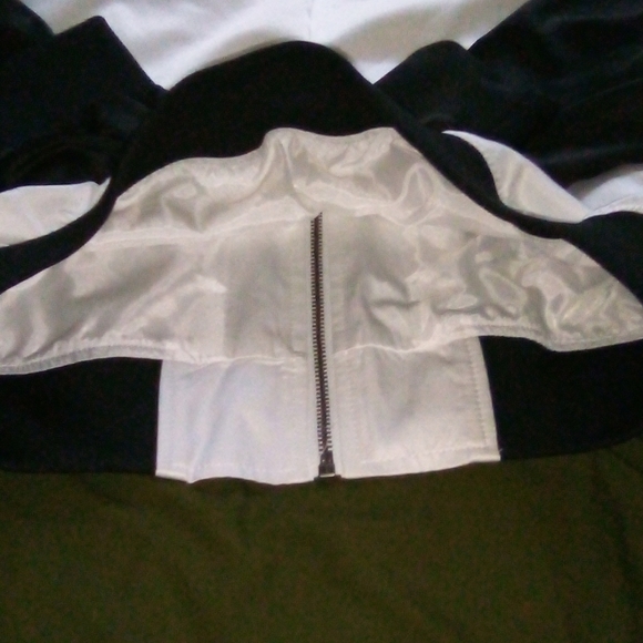 Girls iZ Buyer Jacket - Picture 8 of 8